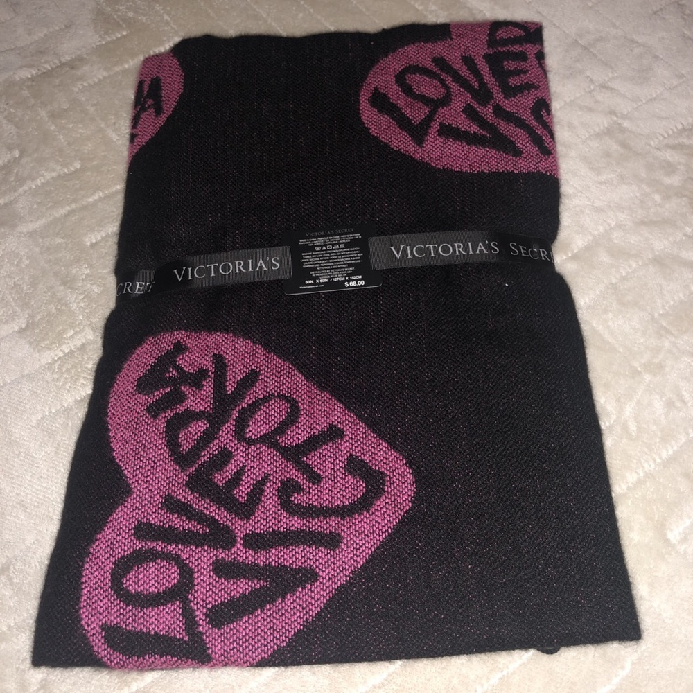 VICTORIA SECRET BLANKET